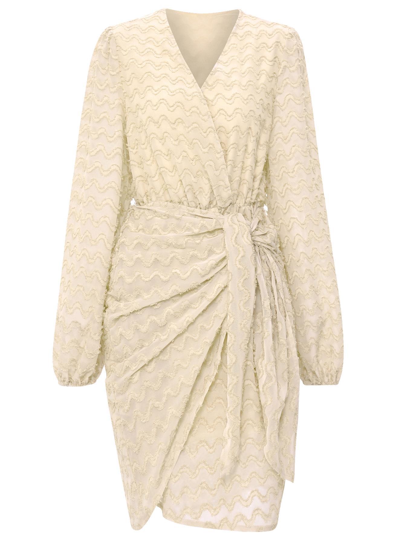 V-neck trendy tie-waist dress